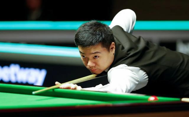 球迷欣赏到 球迷欣赏到