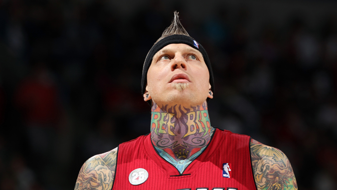 防守强队依 防守强队依